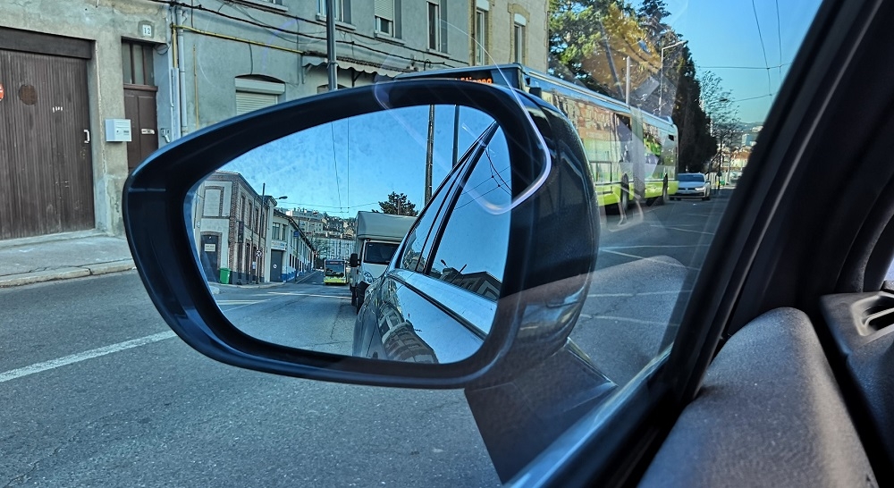 Comment changer un miroir de rétroviseur extérieur ?
